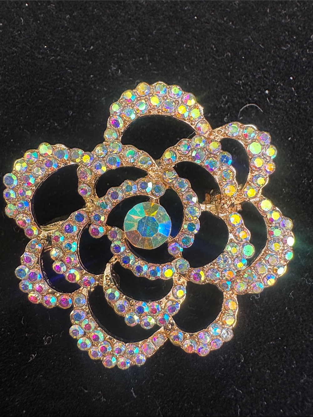 Brooch Aurora Crystal camellia Flower Brooch - Gold Tone